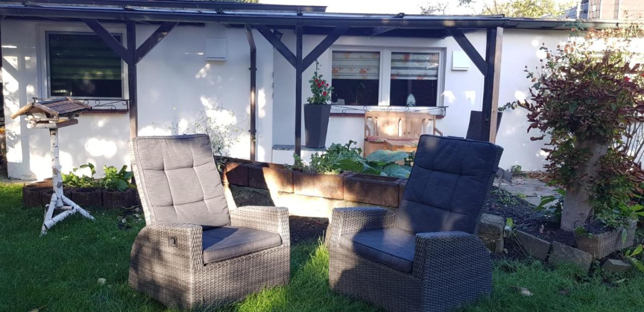 Bungalow An Der Tanne Mit Uberdachter Terrasse Düsseldorf Eksteriør bilde